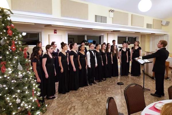 The SRMS Choir program hosted a series of two Dinner Concerts this past Thursday and Friday.