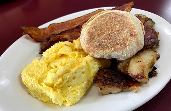 Cafe in Paradise breakfast review in Sebastian, Florida.