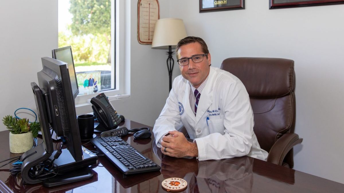 Dr. Jason Radecke