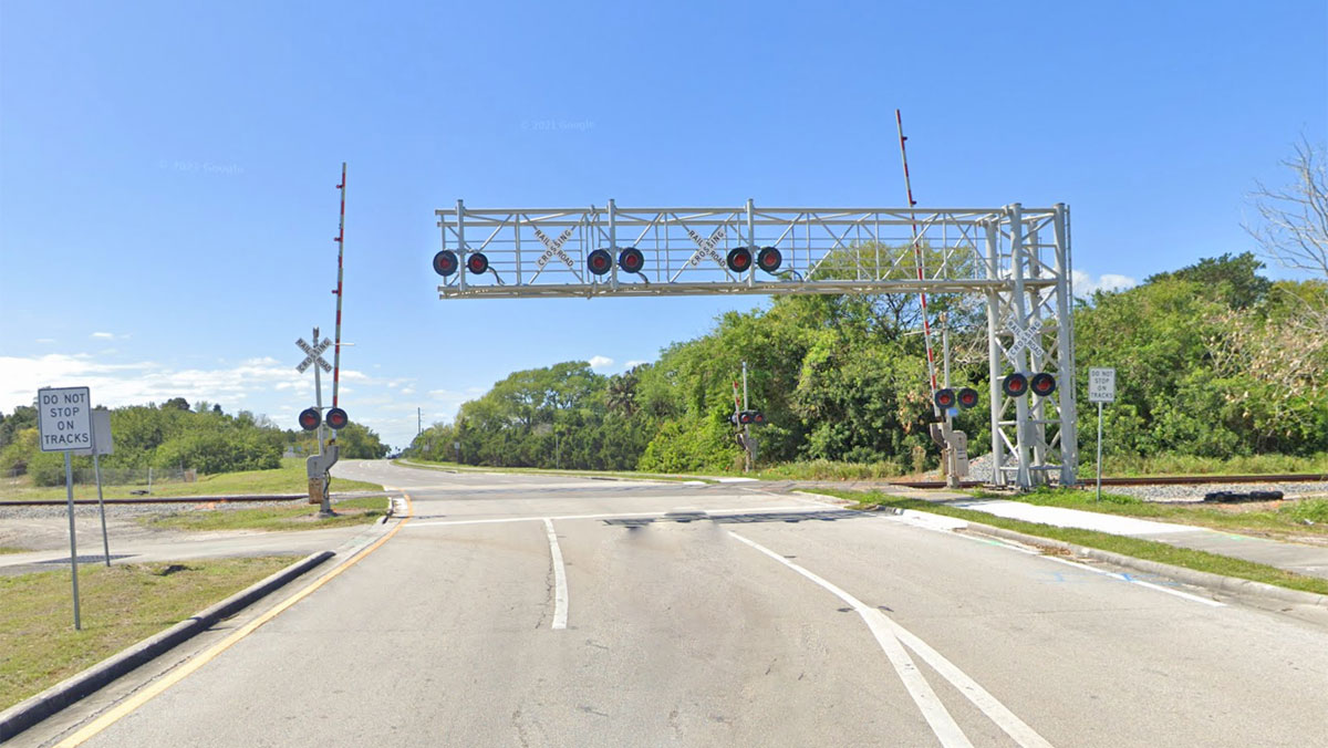 Railroad crossing at Sebastian Blvd. (CR-512)