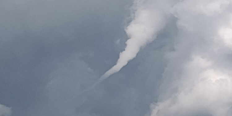 Funnel cloud over Sebastian (Credit: Roman Garcia)