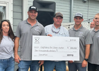 Indian River Firefighters Association Donates $10k to Captains for Clean Water