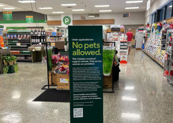 Publix sign showing no pets allowed