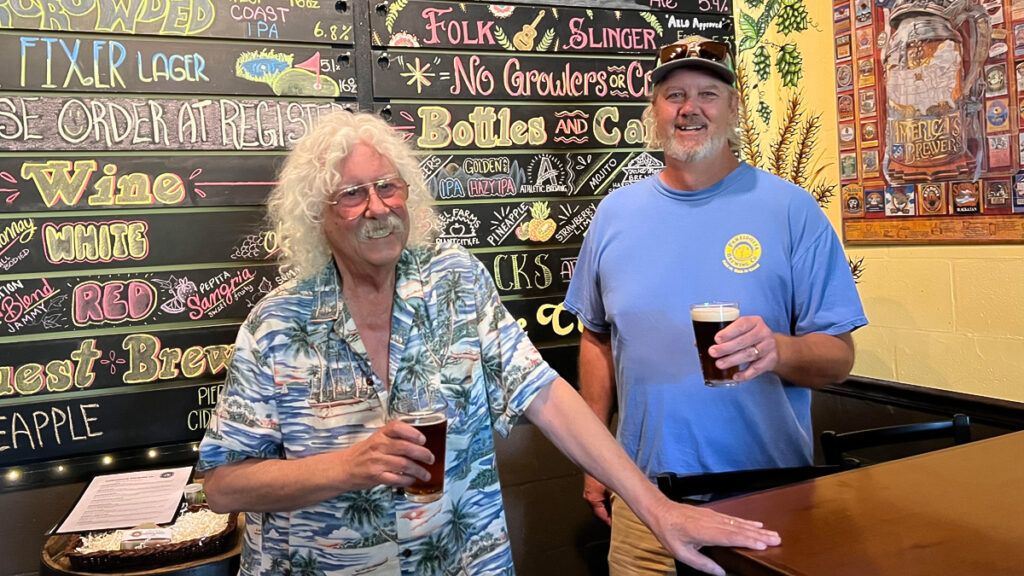 Arlo Guthrie and Pete Anderson (Photo: Sebastian Daily)