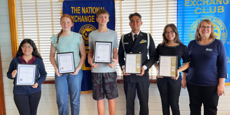 Pictured left to right: Paula Carrasco-Pazmino, Sophia Watford, Noah Doyle, Kai Edwards, Evelyn Castro with Sebastian Exchange Club Student Coordinator Kim Prado