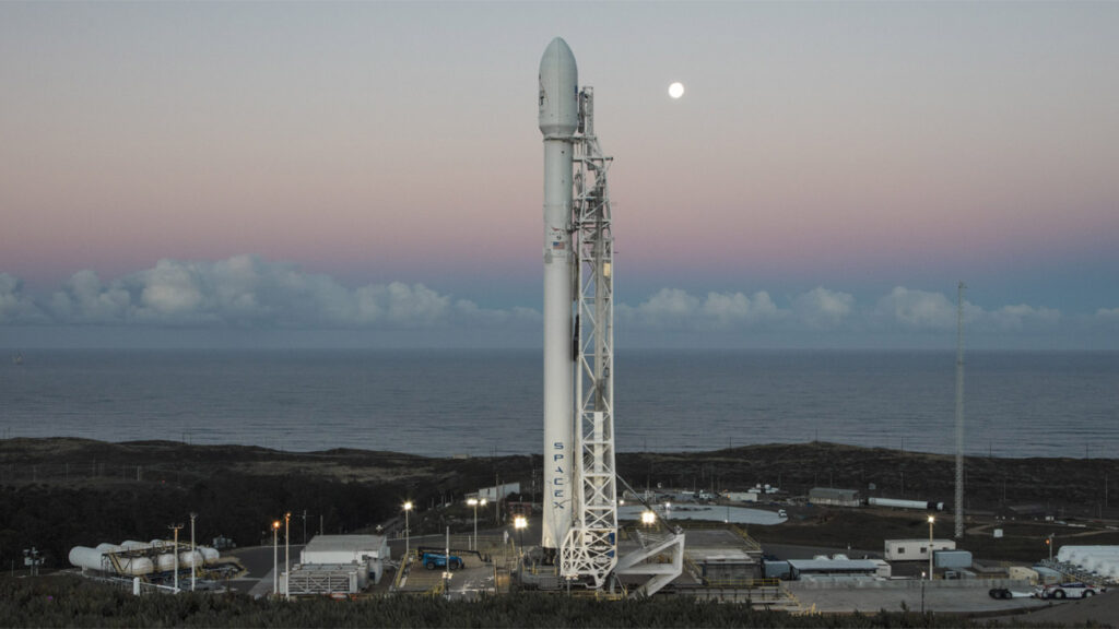 Falcon 9 Rocket (Credit: SpaceX)