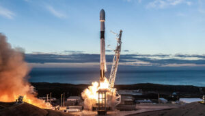 SpaceX Falcon 9 rocket (Credit: SpaceX)